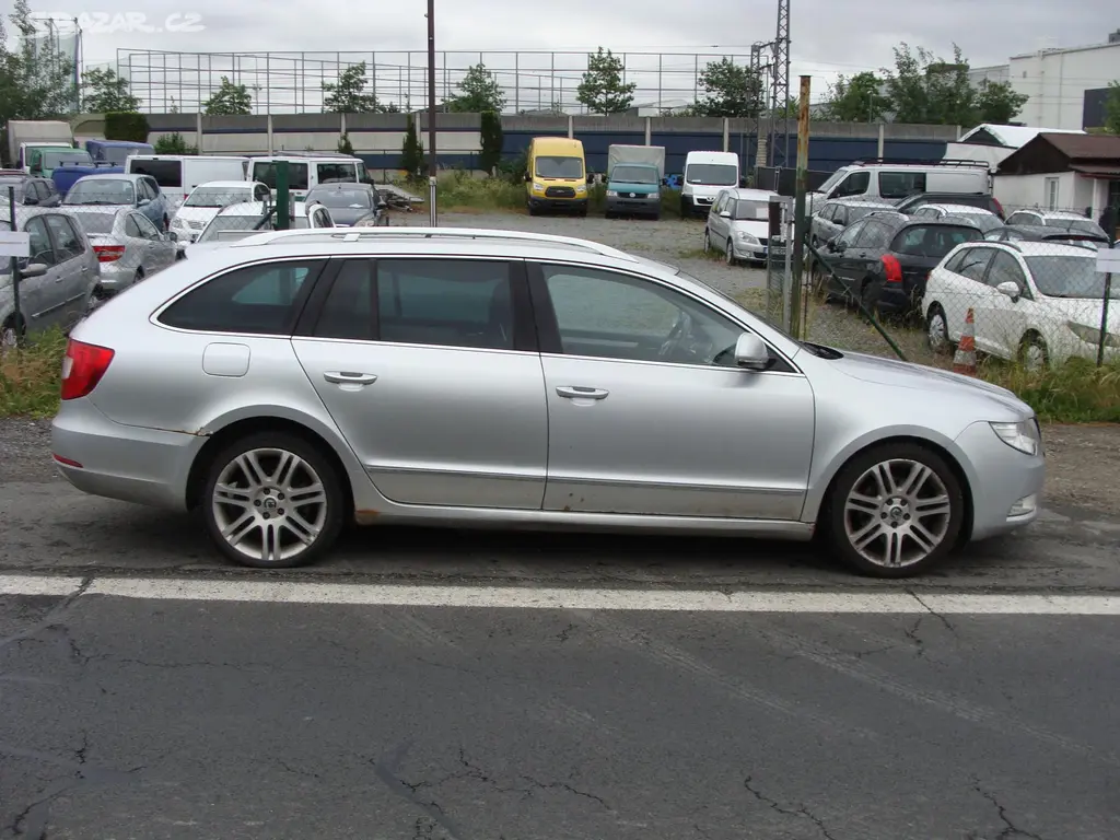 Škoda Superb, 2.0 TDi, 125 kW, 4X4, klima - fotka 6