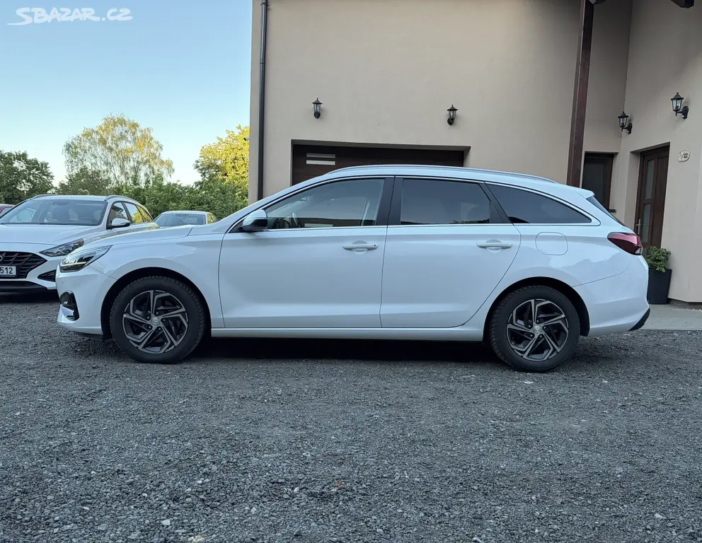 Hyundai i30, Smart.Kombi 1.6CRDI. 80 tis.km - fotka 4