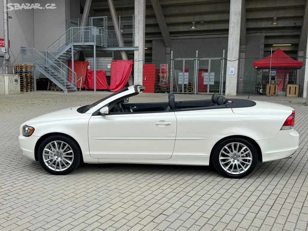 Volvo C70, 2.4D, 132kw Kabrio Automat - fotka 2
