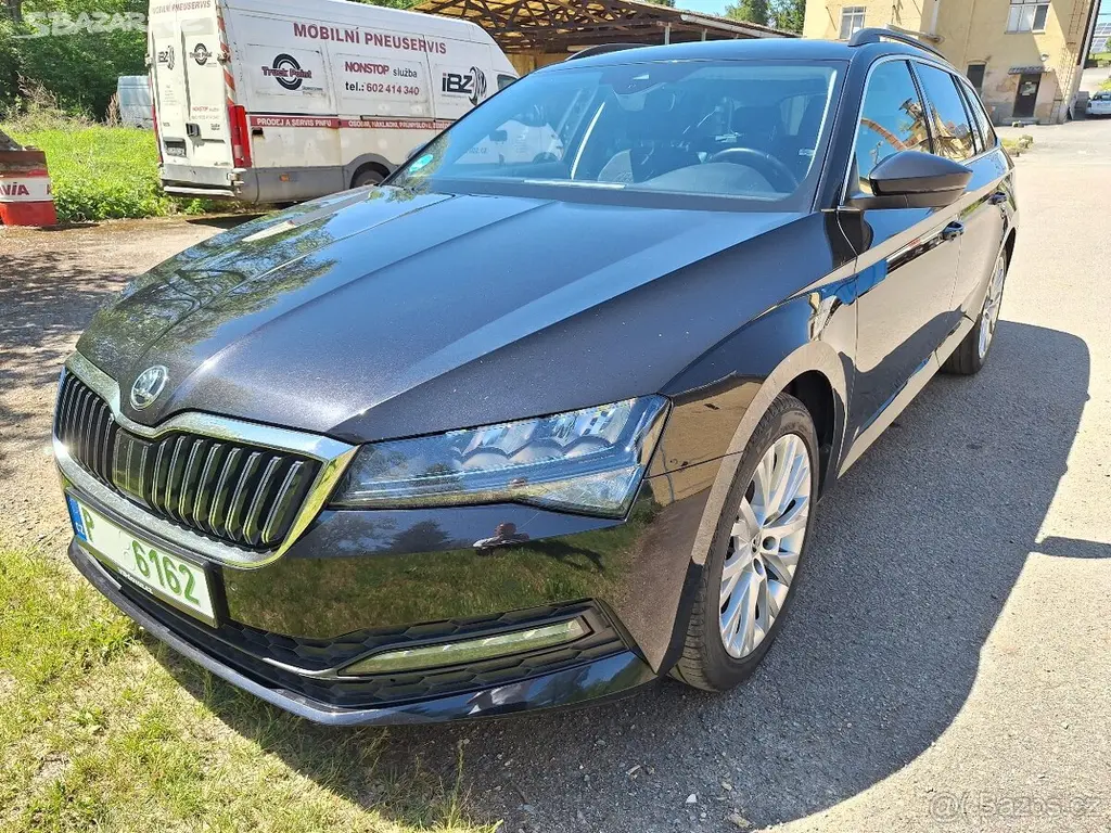 Škoda Superb 2.0 TDI DSG 1.Majitel - fotka 2
