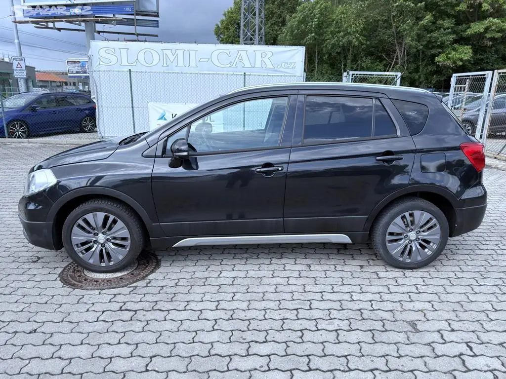 Suzuki SX4 S-Cross, 1.6i 88 kW navi. tažné zař. - fotka 3