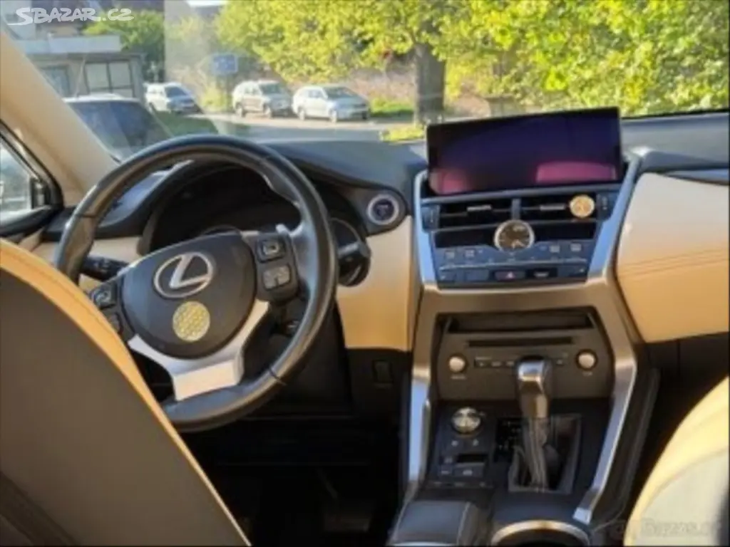 Lexus NX 300h 2,5 NX - fotka 5