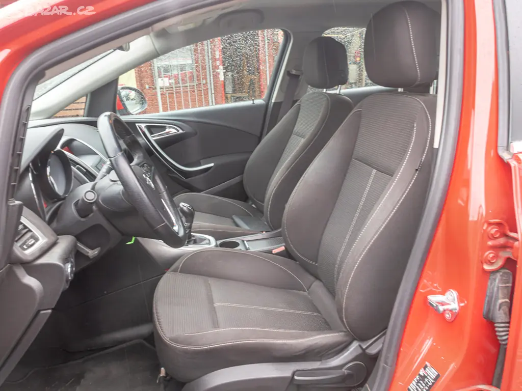 Opel Astra 1.7D 81KW 2x KOLA - fotka 6
