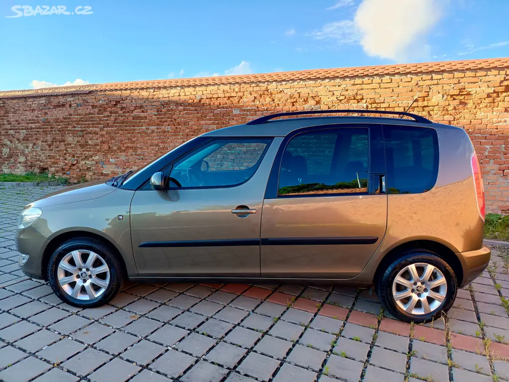 ŠKODA ROOMSTER 1.2 TSI 63 KW AMBITION - fotka 2