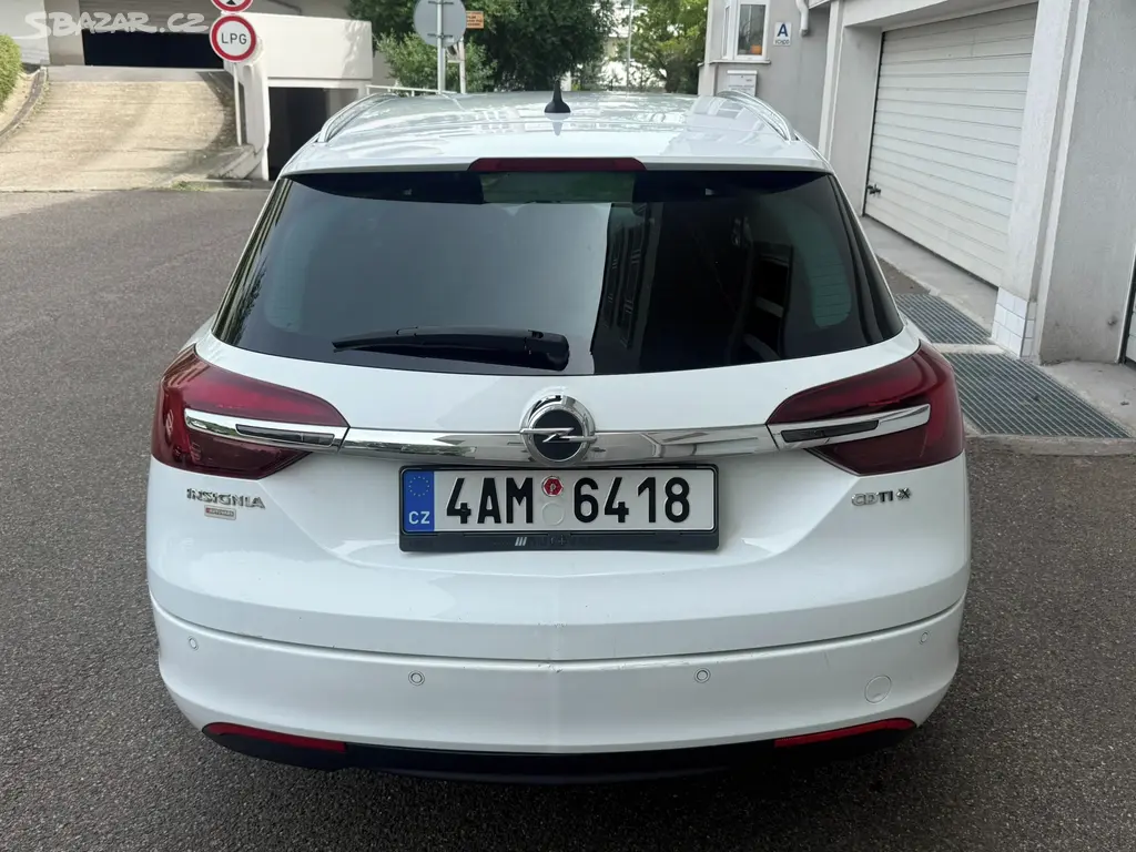 Opel Insignia, 2.0CDTi, 120kw Původ ČR 4x4 - fotka 4
