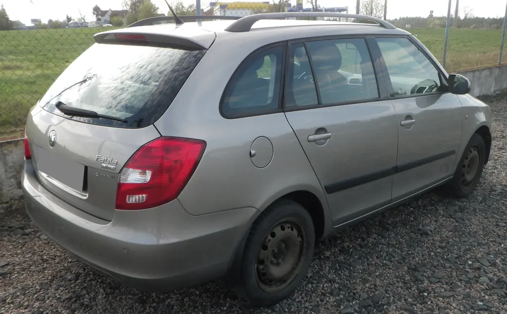 Škoda Fabia Combi 1.4i 16V 63 kW - fotka 4