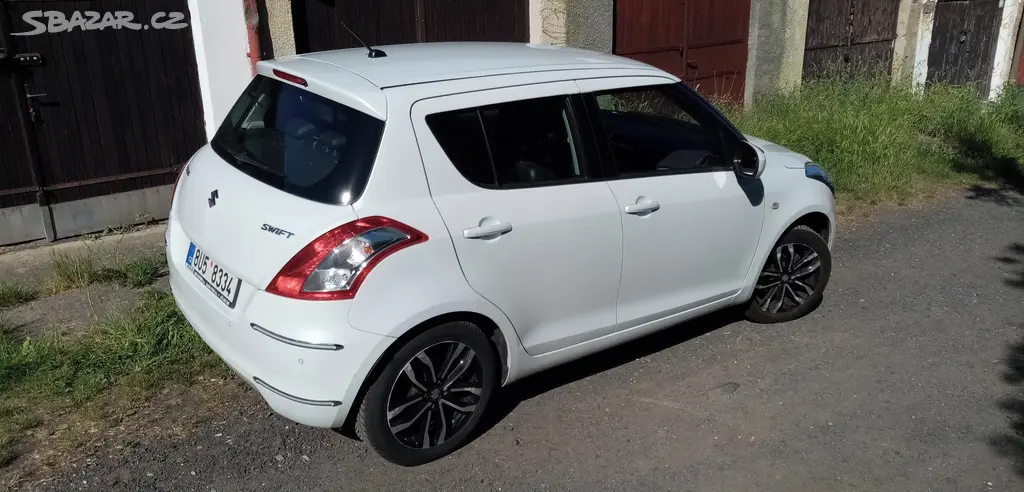 Suzuki Swift 1.2, Violet Edition 2015, 52 000 km - fotka 4