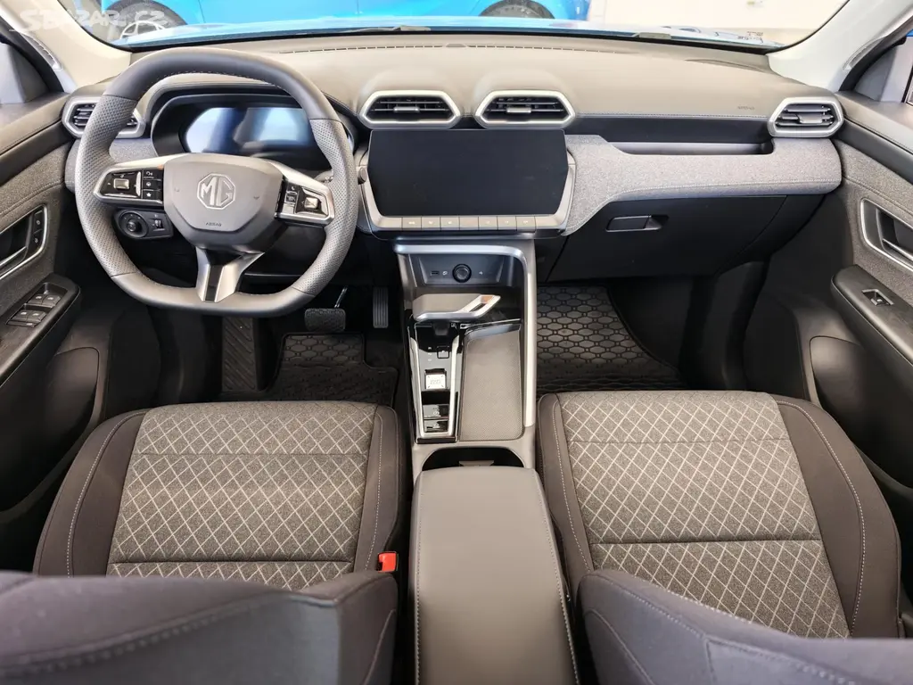 MG ZS, HEV ESSENTIAL Cosmic Silver - fotka 3