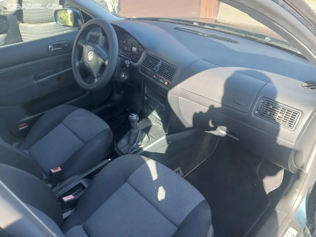 Volkswagen golf 1.4Mpi, 55kW, Nová STK - fotka 6