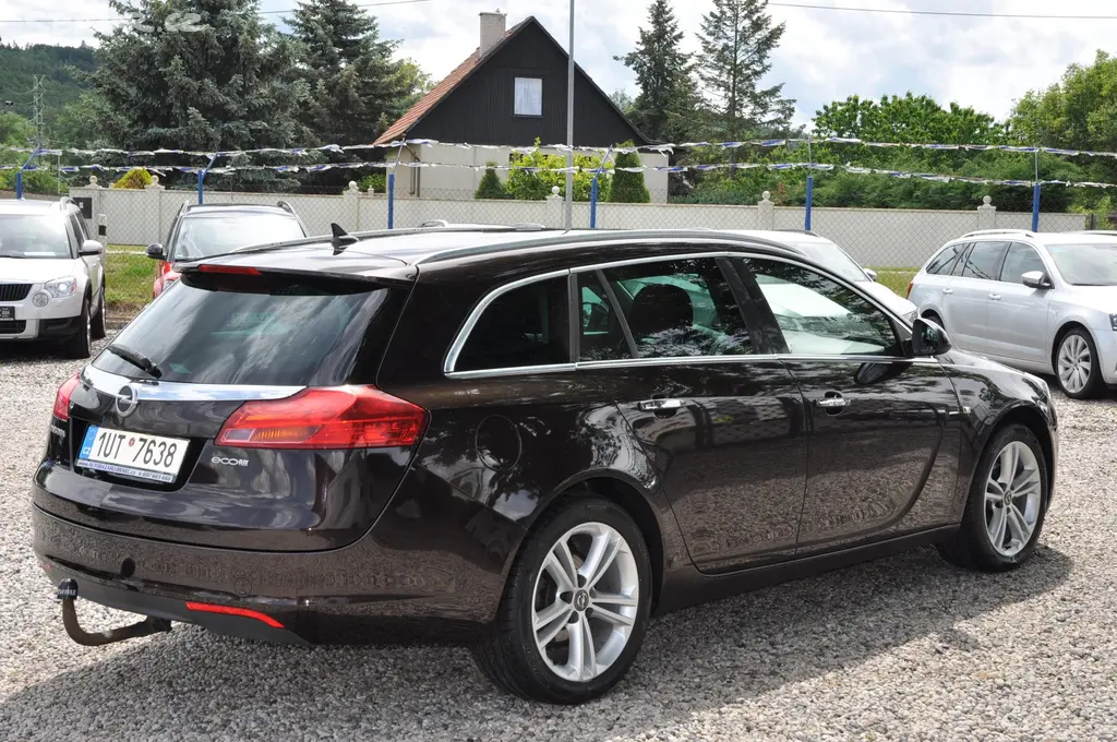 Opel Insignia, 1.4i TURBO 103kW KOMBI - fotka 3