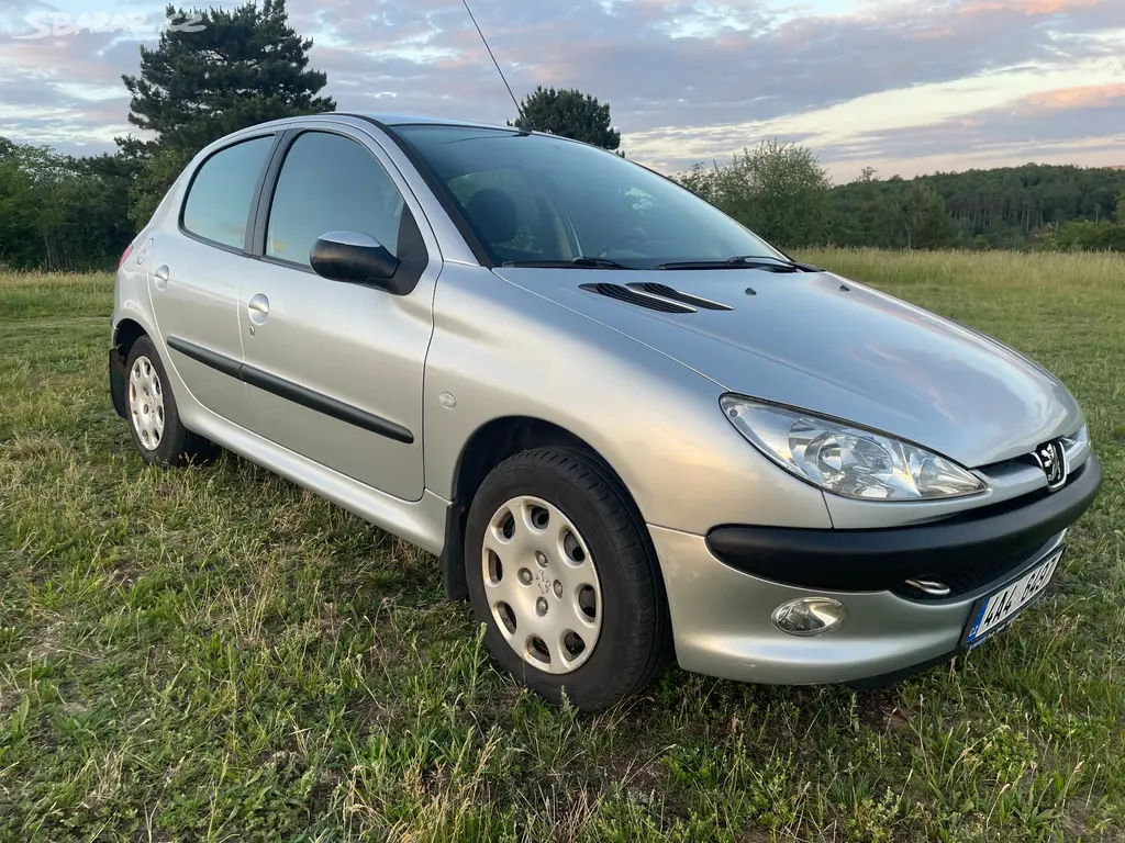 Peugeot 206 1.1, 44 kW, benzin, TOP stav - fotka 3