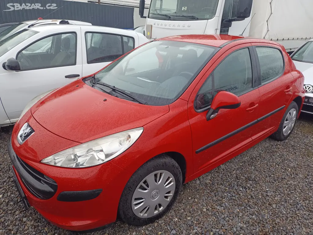 Peugeot 207 1.4 70Kw RV.2008 - fotka 2