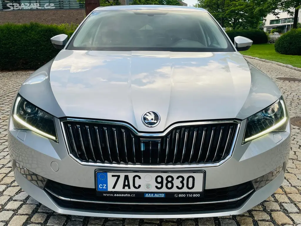 Škoda Superb, 2.0TDI AUTOMAT SENZORY LED - fotka 6