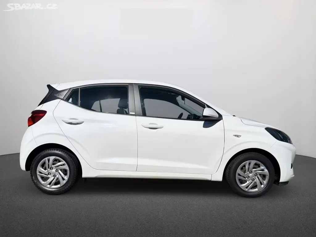 Hyundai i10 1.0 Select - 67 PS - fotka 5