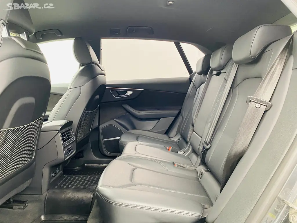 Audi Q8, 55 TFSI e Plug-in Hybrid S-lin - fotka 6