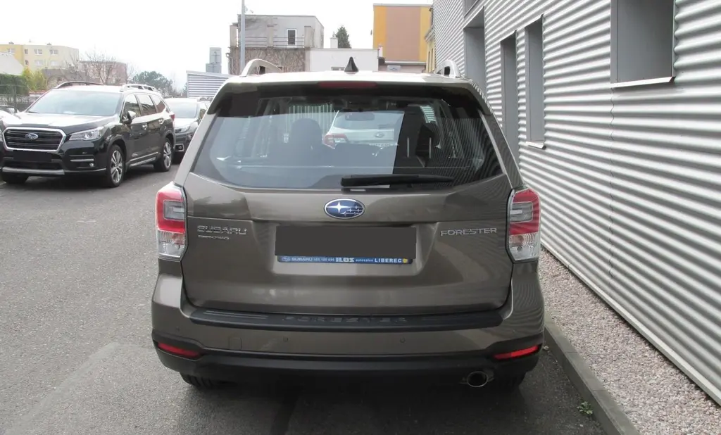 Subaru Forester, 2,0i Automat ČR - fotka 3