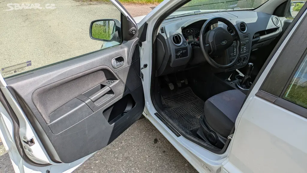 Ford fusion 1.4 benzín s tažným zařízením - fotka 4