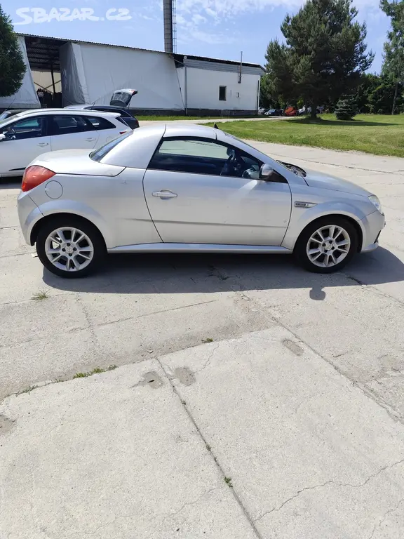 Opel Tigra cabrio 2006 - fotka 5