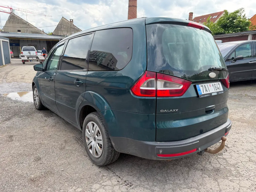 Ford Galaxy 2.0 TDCI - fotka 2