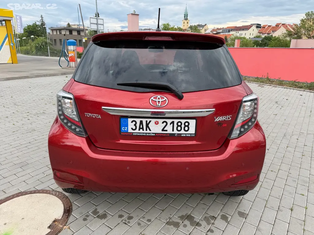 Prodám Toyota Yaris, 1.33 VVT-i 73kw, Automat - fotka 4