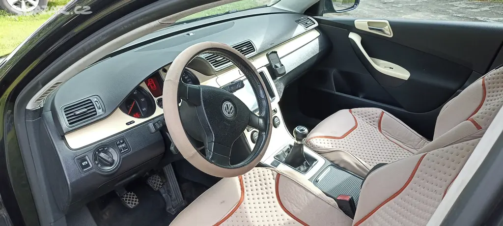 Volkswagen Passat B6 2.0 TDi - fotka 6
