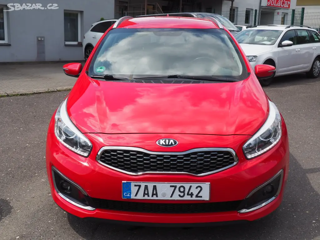 2018 Kia Ceed 1.6 CRDi, 100 kW, 1. Maj ČR - fotka 6