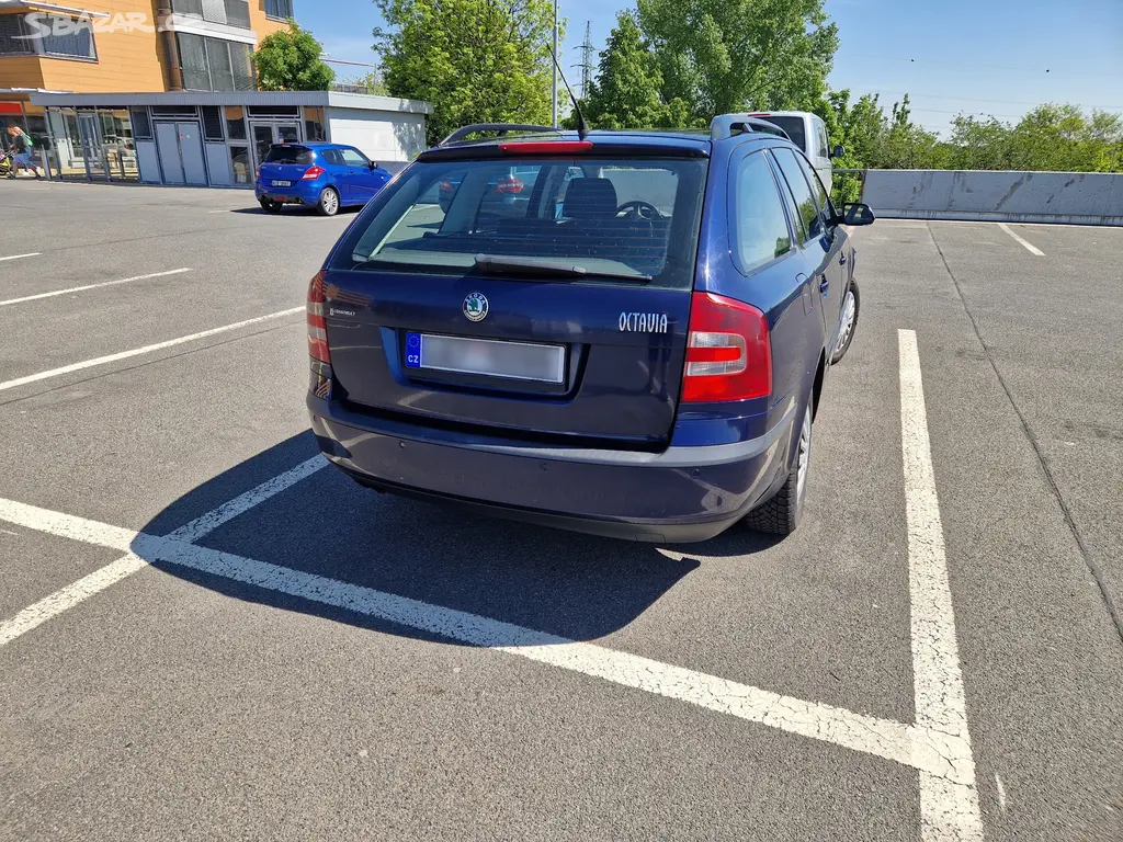 Škoda Octavia II Combi 2.0 FSi 110 kW Elegance - fotka 2