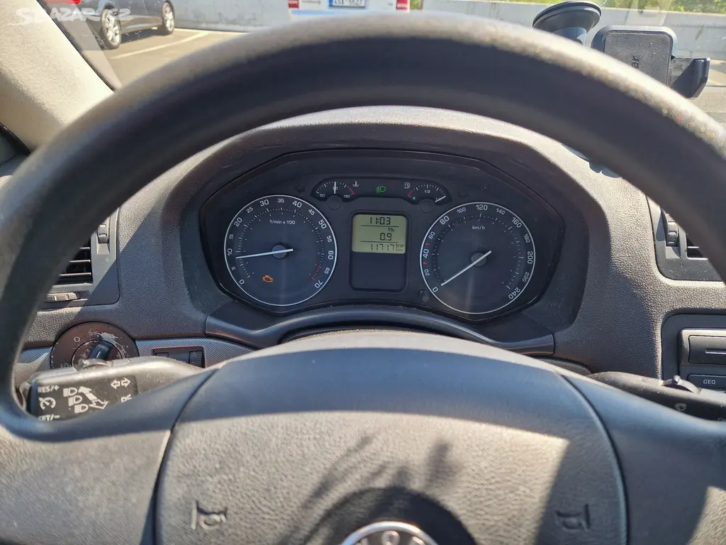 Škoda Octavia II Combi 2.0 FSi 110 kW Elegance - fotka 5