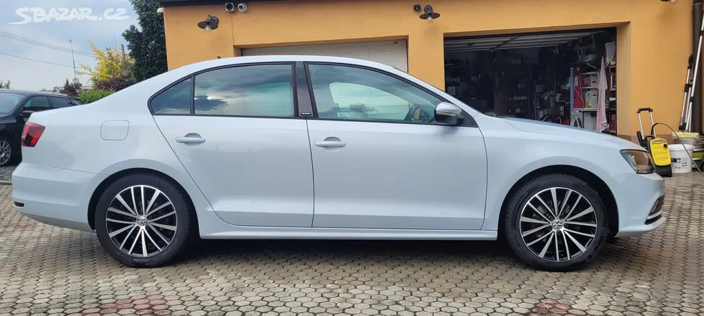 VW Jetta 1,4TSi 92kW benzín Allstar - fotka 4