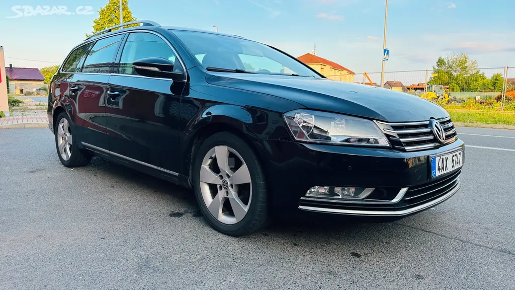 VW Passat B7 combi Highline, 2.0 TDI 103 kW - fotka 3