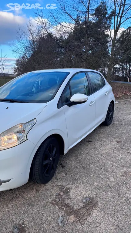 Peugeot 208, 1.4HDI, r.v.2012 - fotka 2