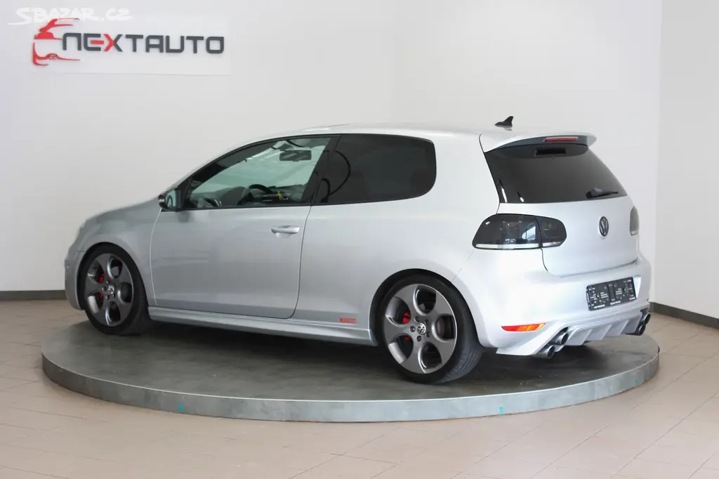 Volkswagen Golf, 2.0 TFSI 155kW DSG GTI - fotka 3