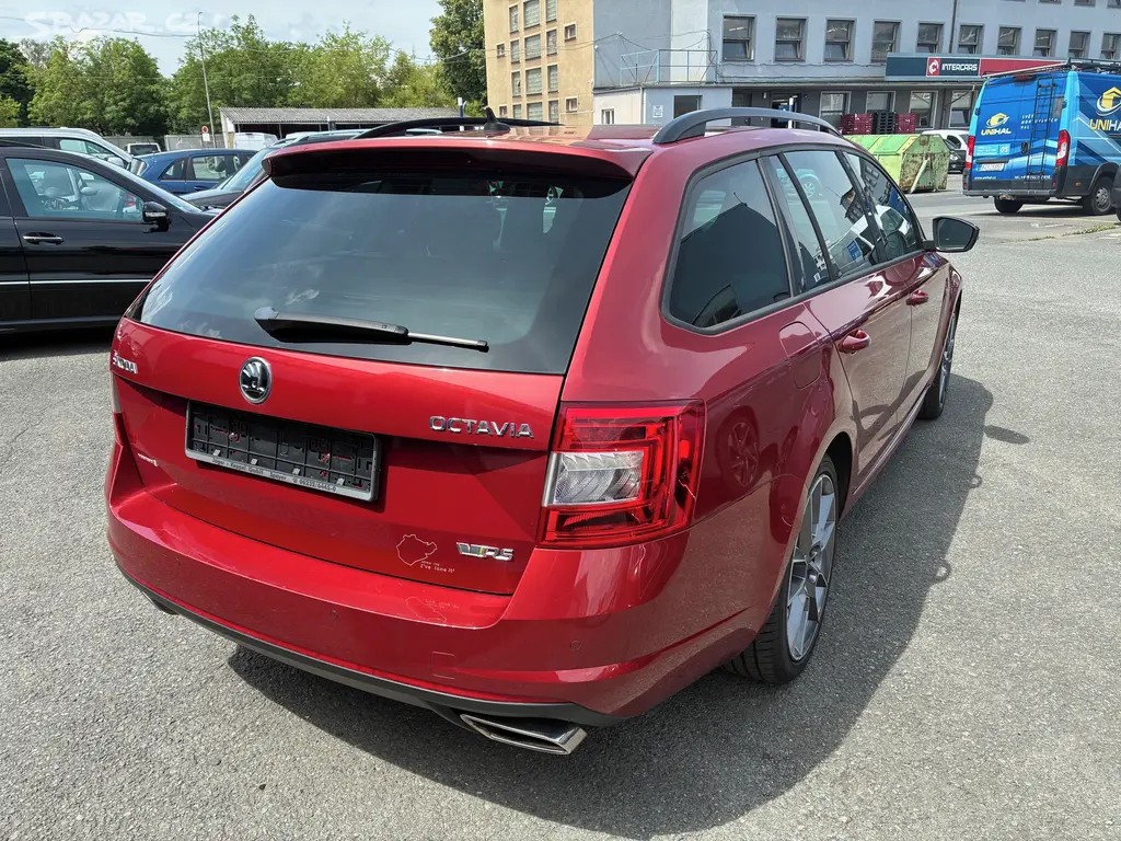 Škoda Octavia, RS 2,0 TSi kombi 162kW Pan+nav - fotka 3
