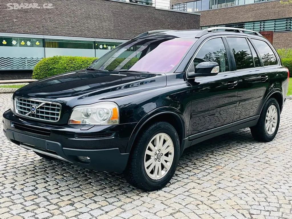 Volvo XC90, 2.4D5 4x4 MAN 7MIST SERVISKA - fotka 4