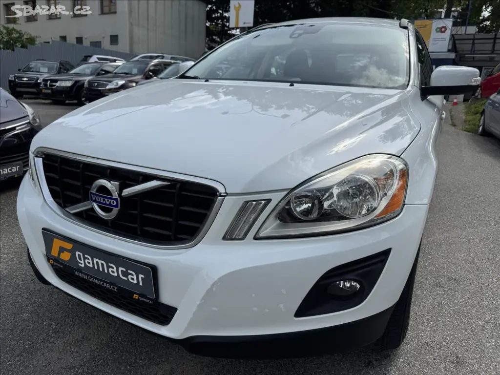 Volvo XC60, 2,4 krasný stav +1MAJITEL !! - fotka 2