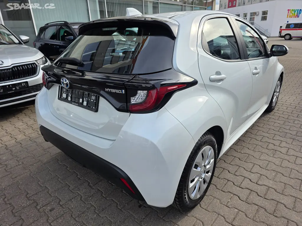 Toyota Yaris 1.5 HEV 116 COMFORT Hybrid - fotka 6