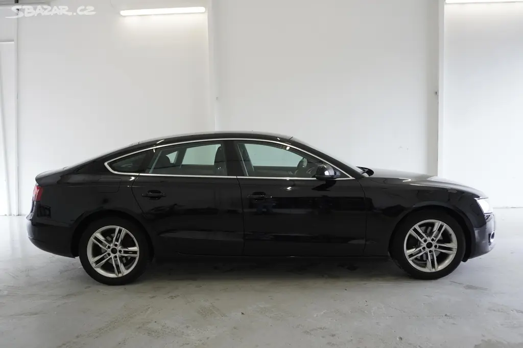 Audi A5, A5 2,0 TDI 170PS XENON - fotka 5