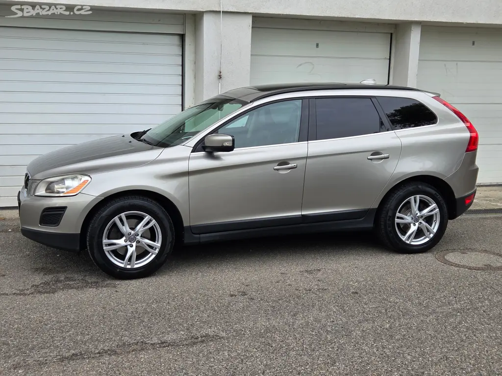 Volvo XC60, 2.0D 120Kw Manuál - fotka 3