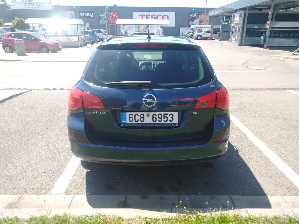 Opel Astra J 1,7 Cdti 92 Kw - fotka 2