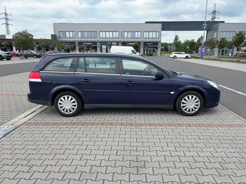 Opel Vectra 1.9 CDTi 110kw ČR - fotka 2