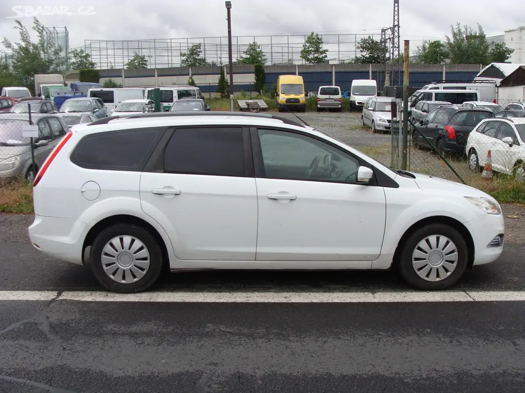 Ford Focus, 1.6i, 74 kW, klimatizace - fotka 6