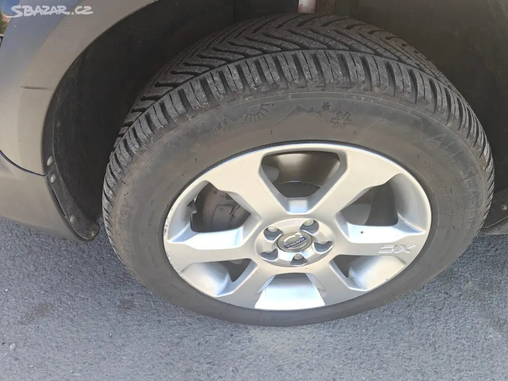 Volvo XC70 2,4 D5 AWD - fotka 5