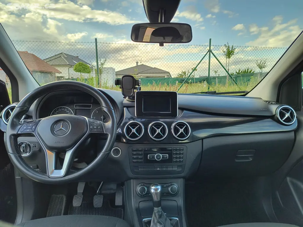 Mercedes-Benz B 180 CDI 1.5 (2014), 80 kW - fotka 6