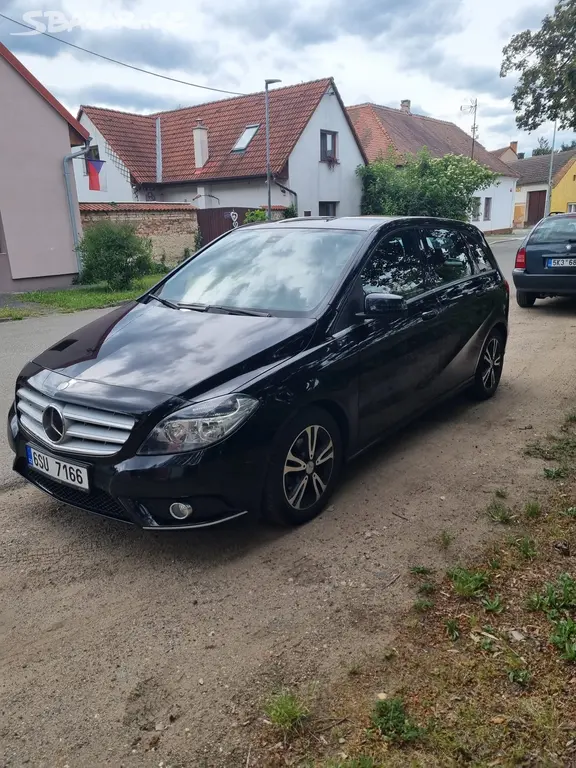 Mercedes-Benz B 180 CDI 1.5 (2014), 80 kW - fotka 2