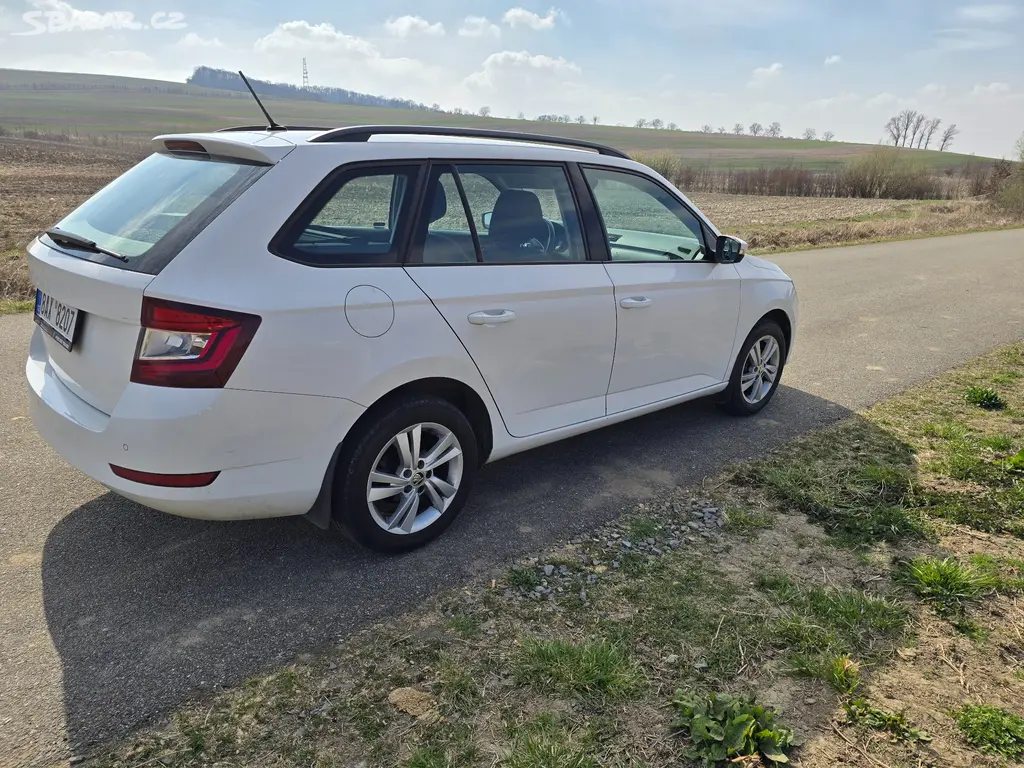 Škoda Fabia, 1,0 TSI COMBI STYLE - fotka 5