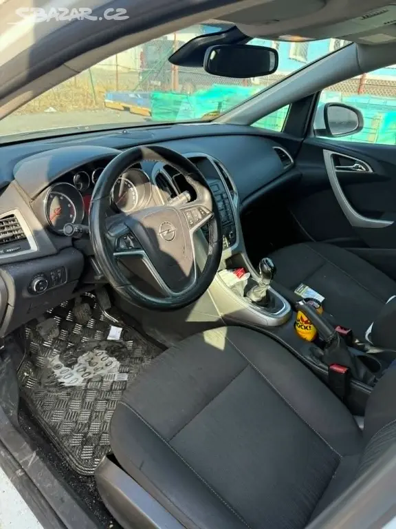 Opel Astra 1,7 CDTi - fotka 5