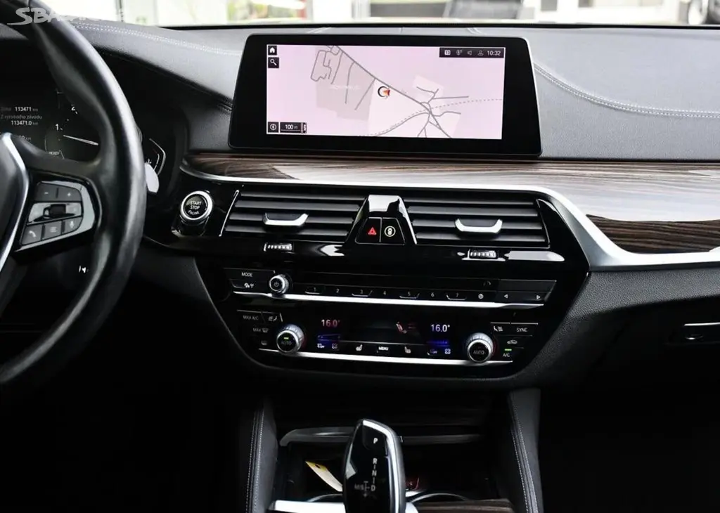 BMW Řada 5 530d LUXURY LINE ČR 1M 2xPNEU 210 kw - fotka 6