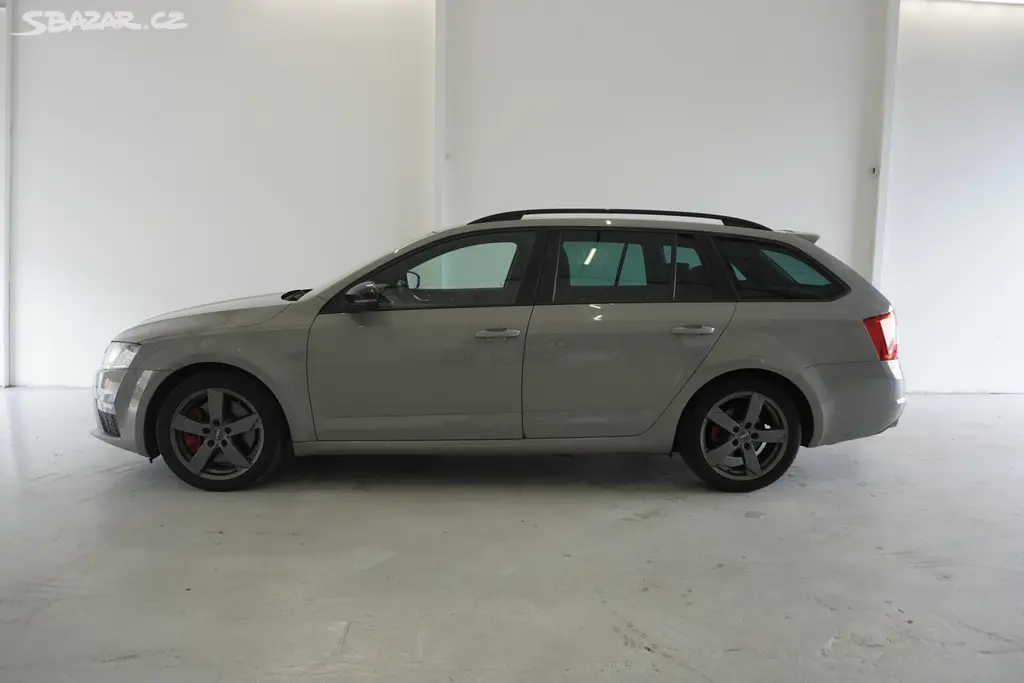 Škoda Octavia, RS 2.0 TDi 135 kW manuál přev. - fotka 4