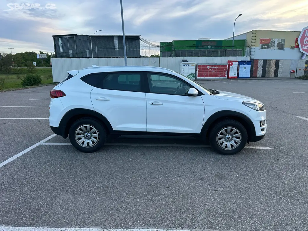 Hyundai Tucson, 1.6 benzín 97 kw koupeno v ČR - fotka 2