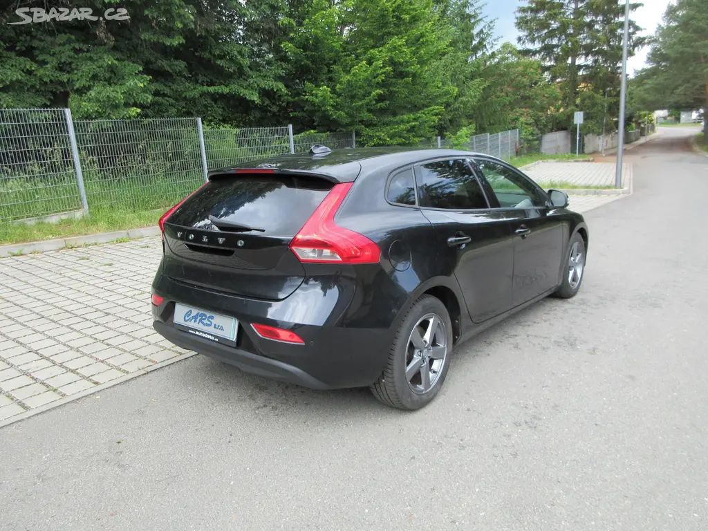 Volvo V40 1.6D D2, 84Kw, Klima, park.sys. DPH - fotka 3